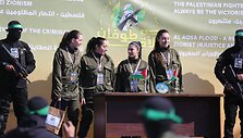 &Scaron;e&scaron;tadienį paleistos keturios įkaitės kari&scaron;kės / Abdul Rahman Abu Salama/SIPA / Abdul Rahman Abu Salama/SIPA