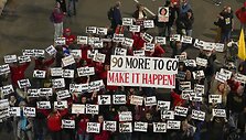 Protestuotojai reikalauja paleisti Gazos Ruože laikomus įkaitus / Ohad Zwigenberg / AP