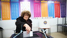 Kosove vyksta rinkimai / Florion Goga / REUTERS