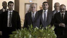 Palestinos premjeras Mohammedas Mustafa ir Arabų Lygos atstovai / Amr Nabil / AP