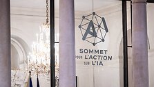 Dirbtinio intelekto konferencijos Paryžiuje logotipas / JEANNE ACCORSINI/SIPA / JEANNE ACCORSINI/SIPA
