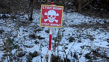 I&scaron;minavimo darbai Ukrainoje / Patrice Bergeron / ZUMAPRESS.com