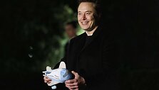 Elonas Muskas / RS/MPI/Capital Pictures / RS/MPI/Capital Pictures