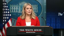 Baltųjų rūmų spaudos sekretorė Karoline Leavitt / JIM WATSON / AFP
