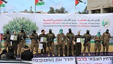 Islamistų grupuotė &bdquo;Hamas&ldquo; &scaron;e&scaron;tadienį paleido dar tris įkaitus / Ramadan Abed / REUTERS