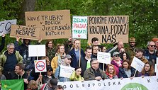 &bdquo;Greenpeace&ldquo; aktyvistai proteste / LausitzNews.de/ Erik-Holm Langhof via www.imago-images.de / imago images / lausitznews.de