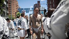Vyras su tradicinėmis japonų tatuiruotėmis / BEHROUZ MEHRI / AFP