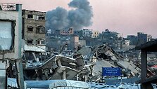 Griuvėsiai po Izraelio smūgių Gazos Ruože / BASHAR TALEB / AFP