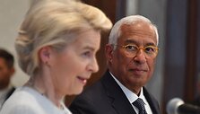 Ursula von der Leyen ir Antonio Costa / VYACHESLAV OSELEDKO / AFP