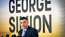 George'as Simionas / DANIEL MIHAILESCU / AFP