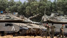 Izraelio kariuomenės tankai / MENAHEM KAHANA / AFP