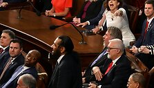 Respublikonų senatorė Donaldo Trumpo kreipimosi metu ragina i&scaron;vyti demokratų atstovą / Carol Guzy / ZUMAPRESS.com