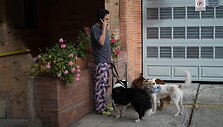 Po žemės drebėjimo gyventojai ie&scaron;ko saugios vietos / PABLO VERA / AFP