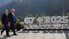 G-7 / SUZANNE PLUNKETT / AFP