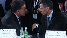 M. Rutte su P. Sanchezu / Pool Moncloa/Fernando Calvo / ZUMAPRESS.com