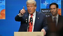 Donaldas Trumpas / NICOLAS TUCAT / AFP