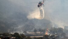 Mi&scaron;ko gaisras Graikijoje / ARIS MESSINIS / AFP