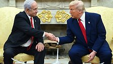 Benjaminas Netanyahu ir Donaldas Trumpas / SAUL LOEB / AFP