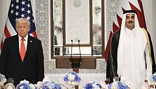 Donaldas Trumpas ir Tamimas bin Hamadas al Thani / BRENDAN SMIALOWSKI / AFP