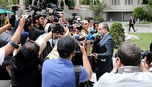 Žurnalistai ir Irano užsienio reikalų ministras Abbasas Araghchi / Iranian Presidency / ZUMAPRESS.com