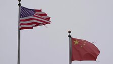 JAV ir Kinijos vėliavos / Jeff Chiu / AP