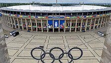 Olimpiniai žiedai Berlyne prie futbolo stadiono / ODD ANDERSEN / AFP