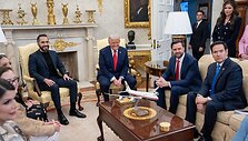 D. Trumpas Baltuosiuose rūmuose sutiko su autoritariniu Salvadoro prezidentu  / White House / ZUMAPRESS.com