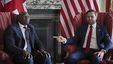 Davidas Lammy ir J. D. Vance'as / Kin Cheung / AP