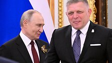 Vladimiras Putinas su Slovakijos ministru pirmininku / ALEXANDER NEMENOV / AFP