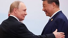Vladimiras Putinas su Kinijos prezidentu / IMAGO/Alexander Kazakov / IMAGO/SNA