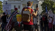 Protestas prie&scaron; Donaldą Trumpą / Mehmet Eser / ZUMAPRESS.com