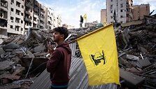 Hezbollah&ldquo; vėliava / Ximena Borrazas / ZUMAPRESS.com