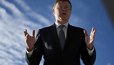 Valdis Dombrovskis / OLIVER CONTRERAS / AFP