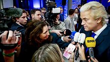 Geertas Wildersas su žurnalistais / ROBIN UTRECHT / AFP