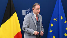 B. De Weveris / NICOLAS TUCAT / AFP