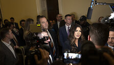 K. Noem / Mattie Neretin - CNP / picture alliance / Consolidated News Photos