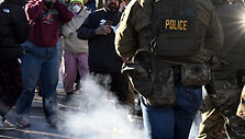 Protestuotojai ir policijos pareigūnai JAV / Carol Guzy / ZUMAPRESS.com