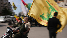 &bdquo;Hezbollah&ldquo; vėliava /  / AP