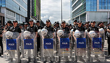 Turkijos riau&scaron;ių policininkai /  / AP