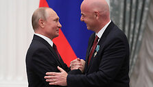 Vladimiras Putinas ir Gianni Infantino / EVGENIA NOVOZHENINA / REUTERS