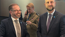 Kra&scaron;to apsaugos ministras Robertas Kaunas ir Lenkijos gynybos ministras Wladyslawas Kosiniakas-Kamyszas / Kra&scaron;to apsaugos ministerijos nuotr.