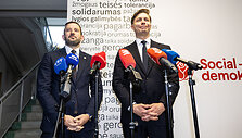 LSDP ir Demokratų sąjungos &bdquo;Vardan Lietuvos&ldquo; atstovai susitiko dėl koalicijos sudarymo / Paulius Peleckis/BNS nuotr.
