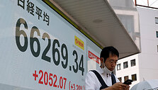 Kim Kyung-Hoon / REUTERS