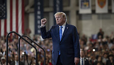 Donaldas Trumpas / Molly Riley/White House / ZUMAPRESS.com