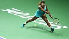 VIDEO kadras: Serena Williams i&scaron;kovojo antrą pergalę Singapūre