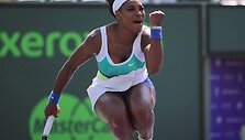 VIDEO kadras: Serena Williams a&scaron;tuntą kartą pateko į Majamio turnyro pusfinalį 