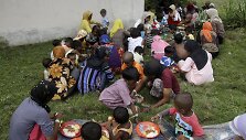 Kasmet į Malaiziją patenka tūkstančiai nelegalių migrantų.