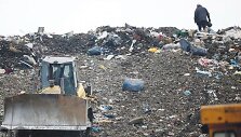 Po teismo sprendimo neliko jokių kliūčių plėsti Zabieli&scaron;kio sąvartyną, tačiau rajono savivaldybės vadovai neketina nuleisti rankų ir pasiduoti &ndash; mū&scaron;is pralaimėtas, bet karas tęsis. 