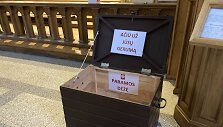 Paramos dėžė Klaipėdos Marijos Taikos Karalienės bažnyčioje