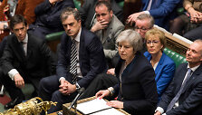 Theresa May po pralaimėjimo Bendruomenių Rūmuose